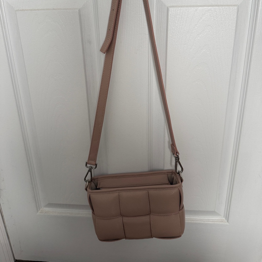 Women’s Woven Crossbody Bag - Dusty Rose